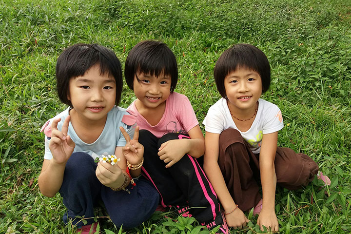 改變對孩子既有的看法，發現孩子的美，讓陳君妮在教學生活中發現幸福。