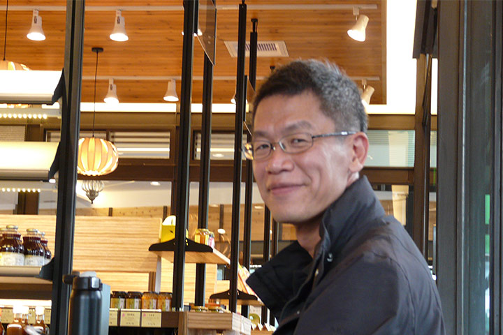 里仁關渡喬大店建築師林輝銘。
